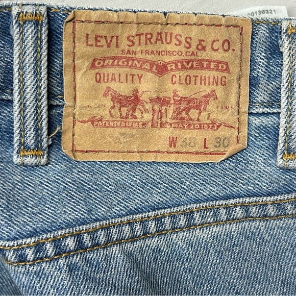Men's Vintage Levi’s 550 Relaxed Fit Distressed Straight Leg Med Wash Jeans 38 - Picture 3 of 6